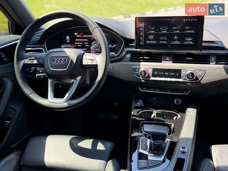 Седан Audi A4 2023 в Києві