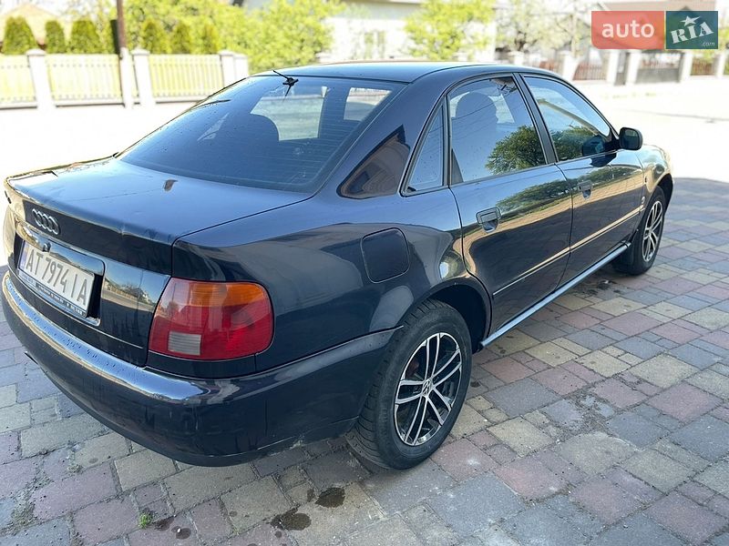 Седан Audi A4 1996 в Ивано-Франковске
