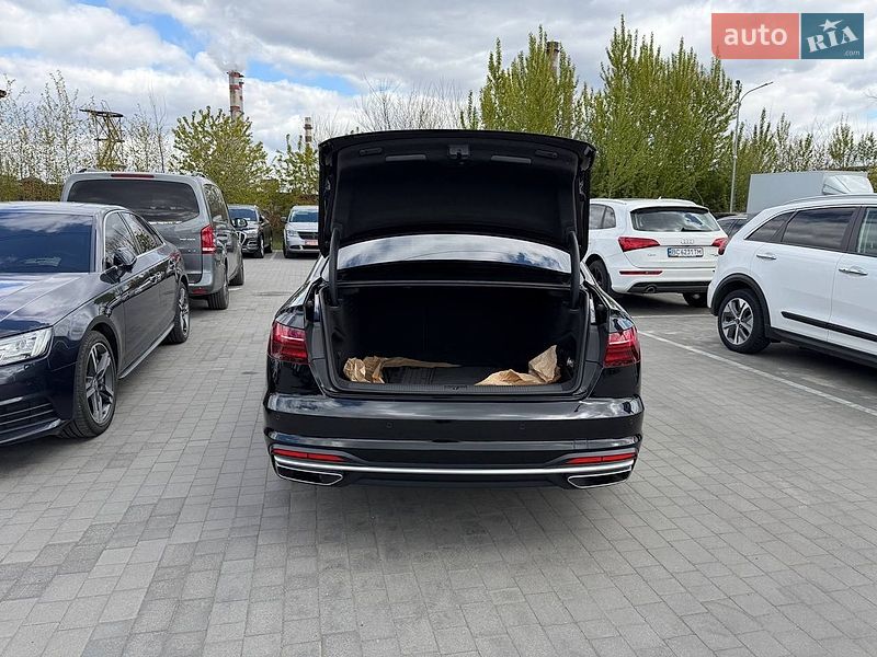 Седан Audi A4 2020 в Львові