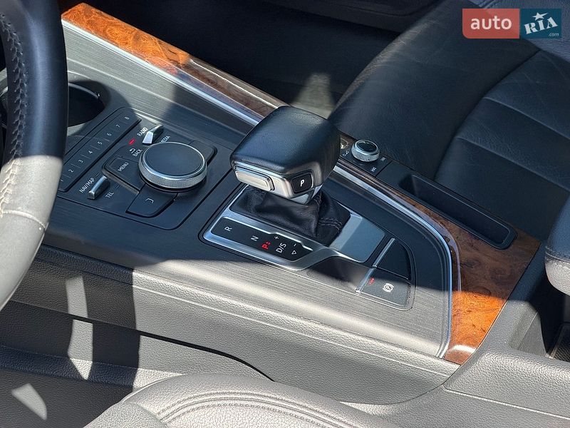 Седан Audi A4 2018 в Виннице