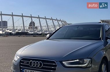 Седан Audi A4 2014 в Киеве