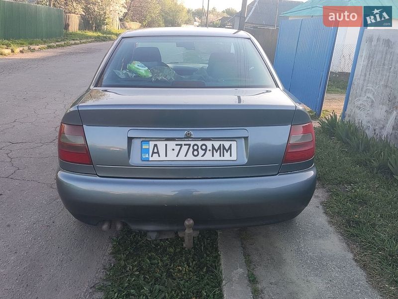 Седан Audi A4 1997 в Новой Басане
