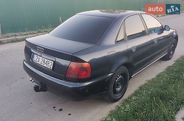 Седан Audi A4 1996 в Новой Басане