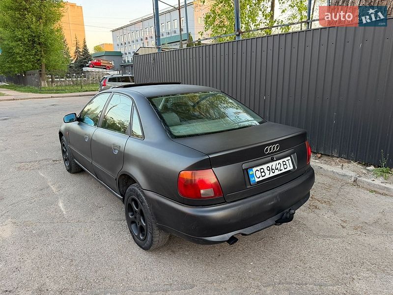 Седан Audi A4 1995 в Чернигове