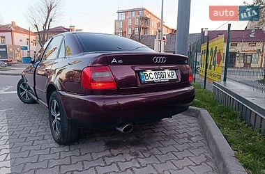 Седан Audi A4 1998 в Львове