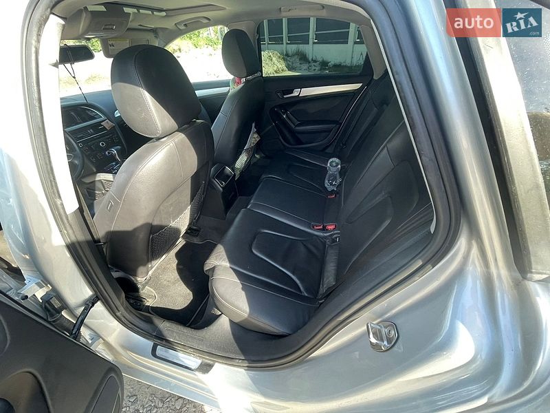 Седан Audi A4 2013 в Львові