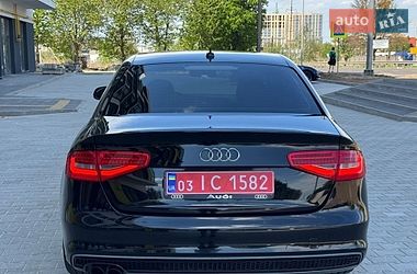 Седан Audi A4 2015 в Луцке