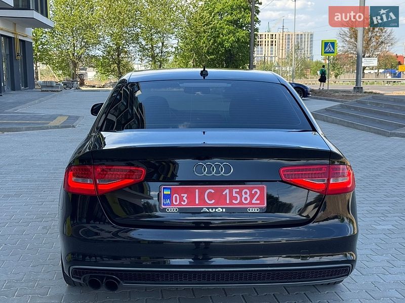 Седан Audi A4 2015 в Луцке