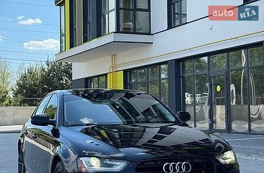 Седан Audi A4 2015 в Луцке