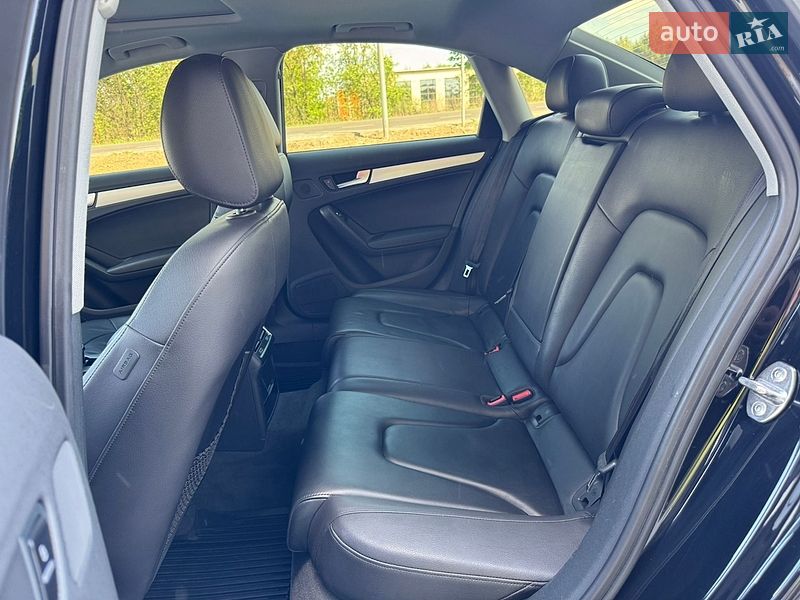 Седан Audi A4 2015 в Луцке