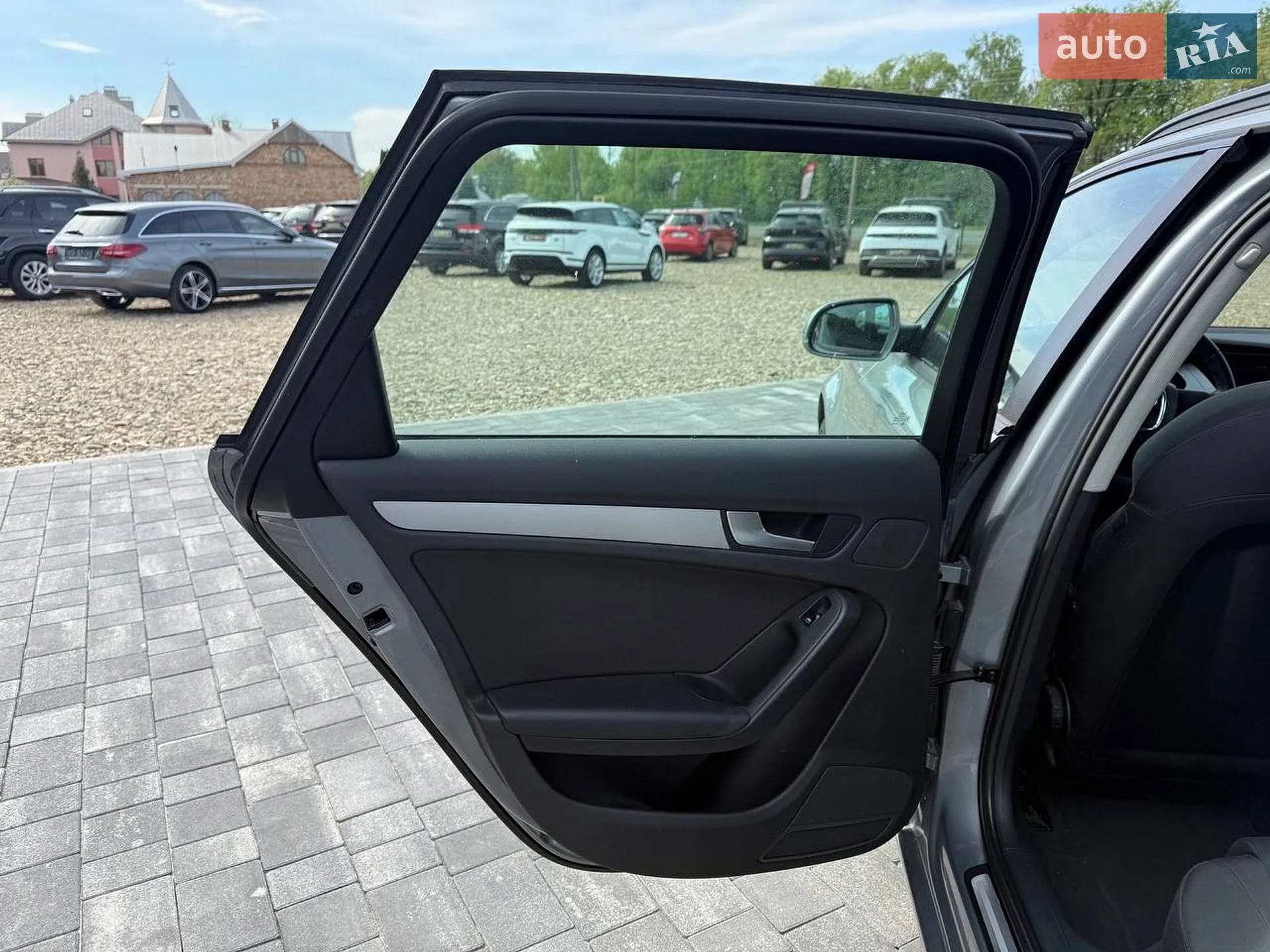 2010 Audi A4 - мініатюра 18