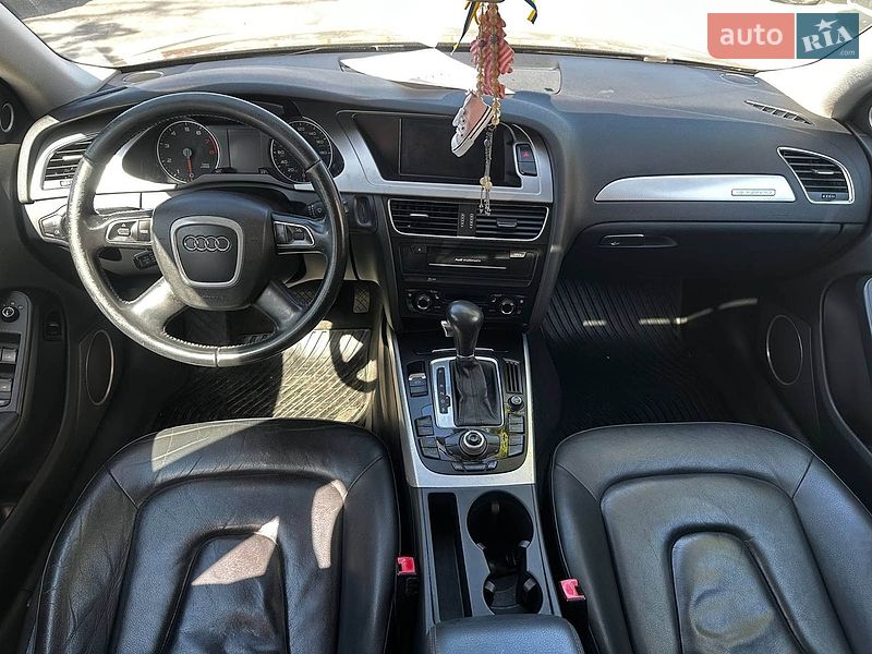 Седан Audi A4 2011 в Одессе