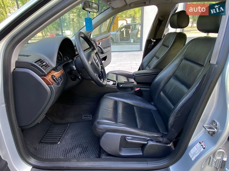 Універсал Audi A4 2002 в Рівному