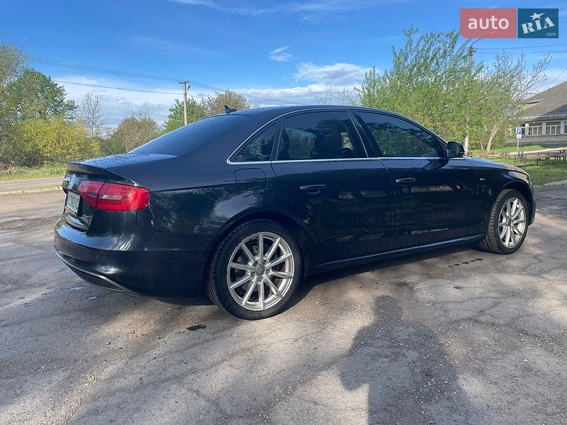 Седан Audi A4 2013 в Дрогобыче