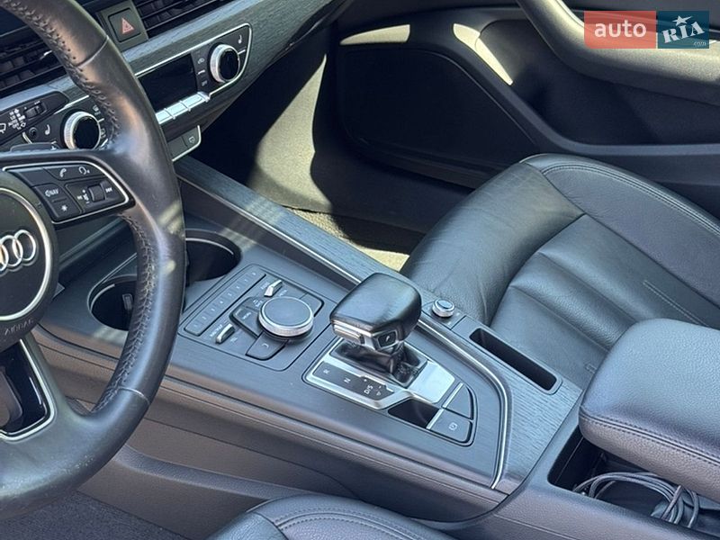 Седан Audi A4 2017 в Киеве