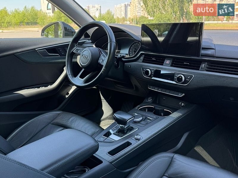 Седан Audi A4 2017 в Киеве