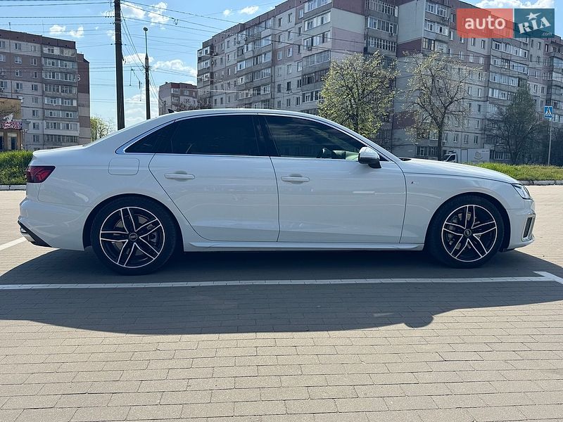 Седан Audi A4 2023 в Сумах