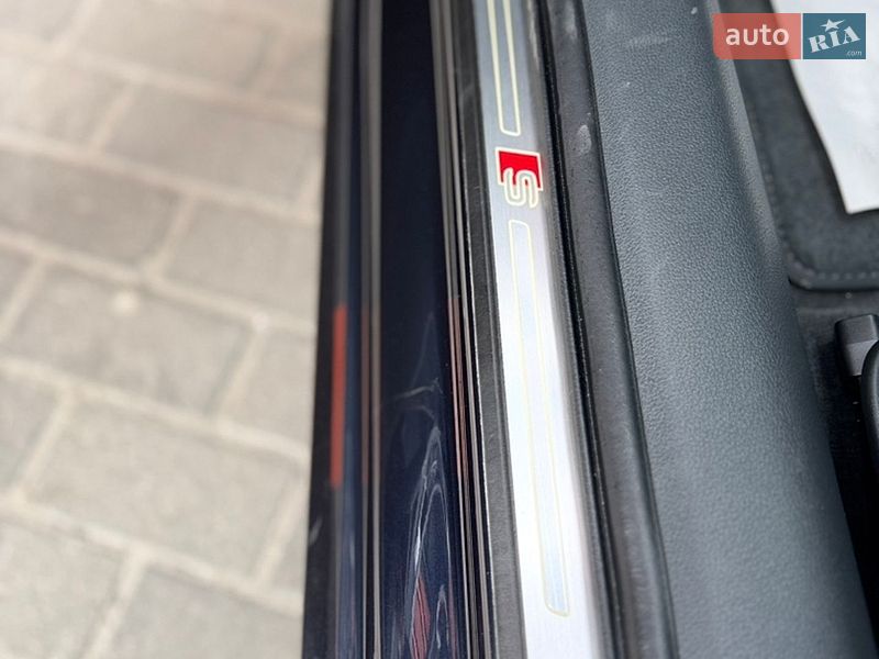 Седан Audi A4 2018 в Дубні