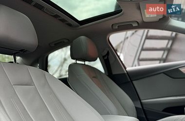 Седан Audi A4 2018 в Дубні