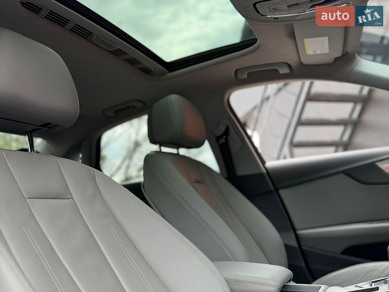 Седан Audi A4 2018 в Дубні