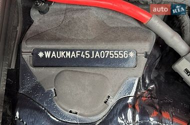 Седан Audi A4 2018 в Дубні