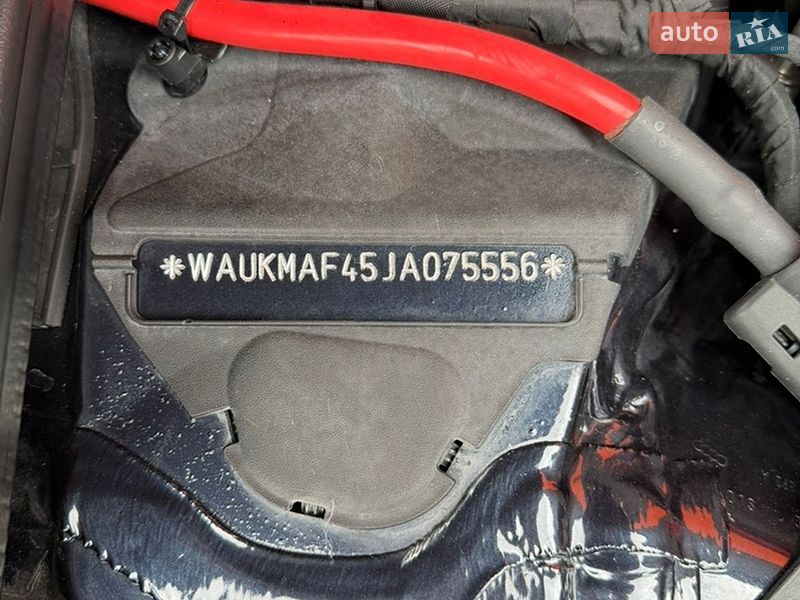 Седан Audi A4 2018 в Дубні