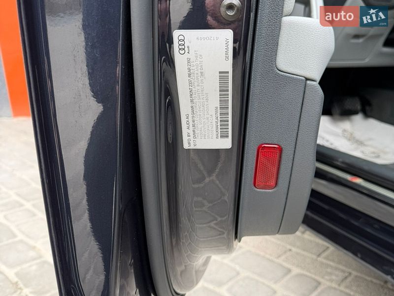 Седан Audi A4 2018 в Дубні