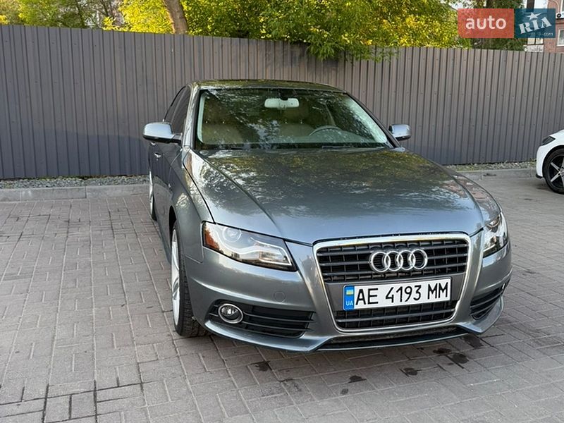 Седан Audi A4 2012 в Дніпрі
