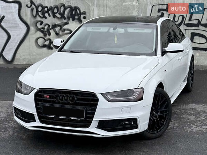 Седан Audi A4 2015 в Хмельницькому