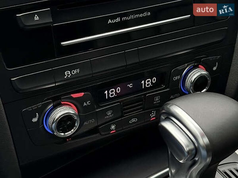 Седан Audi A4 2015 в Хмельницькому