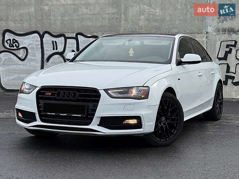 Седан Audi A4 2015 в Хмельницькому