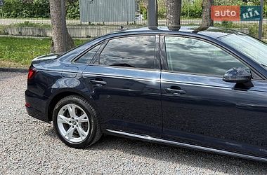 Седан Audi A4 2018 в Стрые
