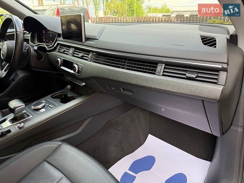 Седан Audi A4 2018 в Стрые