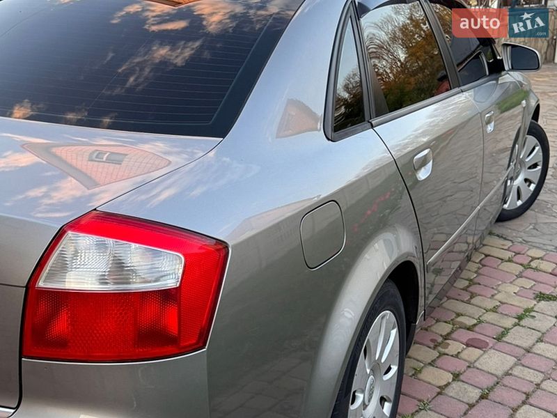 Седан Audi A4 2004 в Калиновке