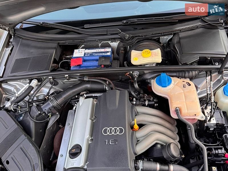 Седан Audi A4 2004 в Калиновке
