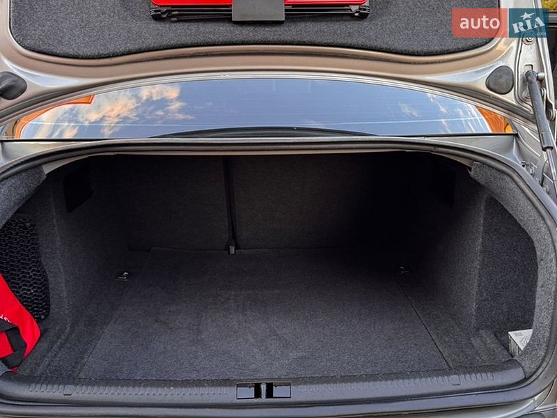 Седан Audi A4 2004 в Калиновке