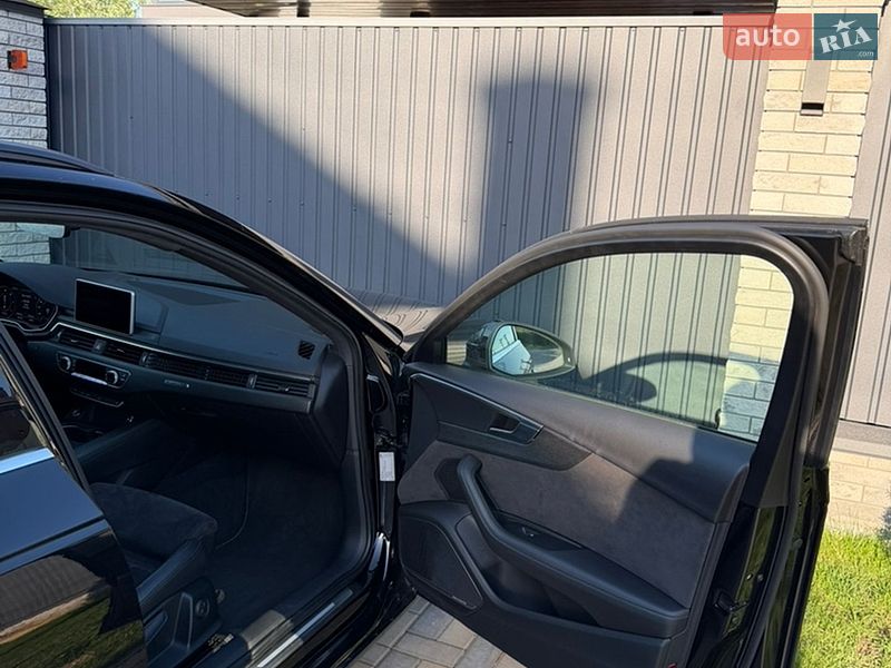 Универсал Audi A4 2016 в Киеве