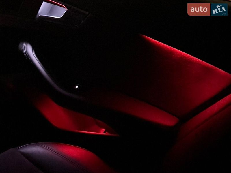 Универсал Audi A4 2016 в Киеве