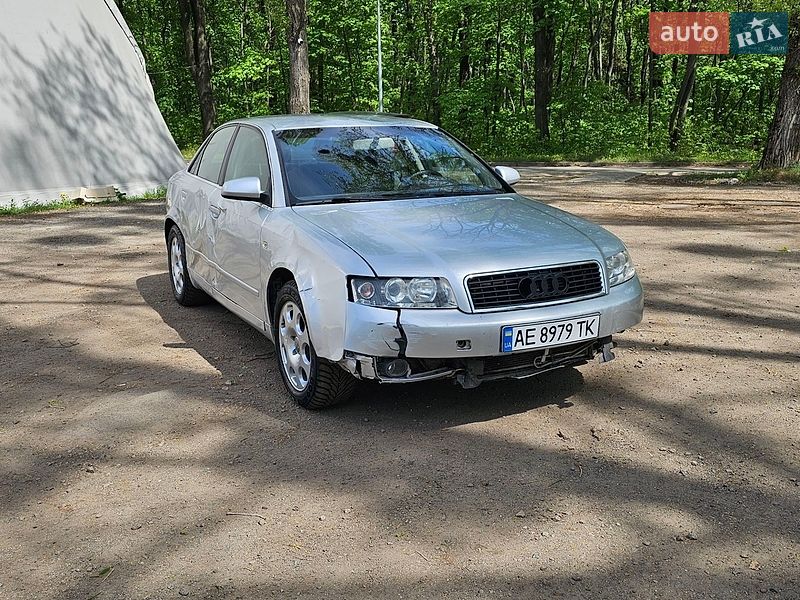 Седан Audi A4 2004 в Києві