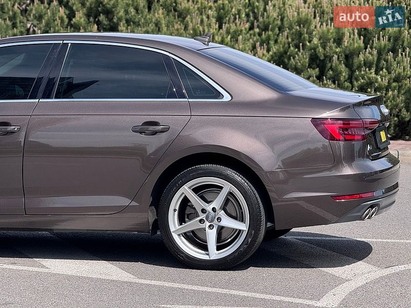 Седан Audi A4 2018 в Києві