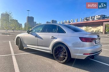Седан Audi A4 2018 в Киеве
