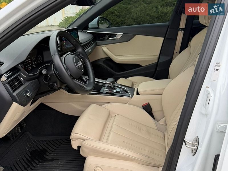 Седан Audi A4 2022 в Киеве