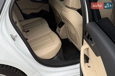 Седан Audi A4 2022 в Киеве