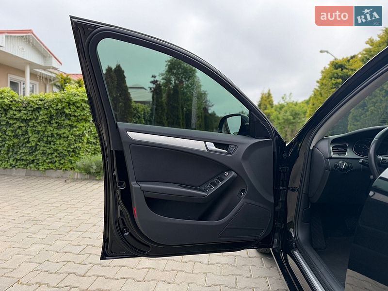 Седан Audi A4 2012 в Одессе
