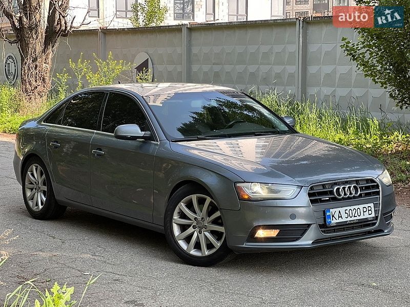 Седан Audi A4 2012 в Києві