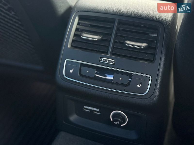 Седан Audi A4 2020 в Киеве