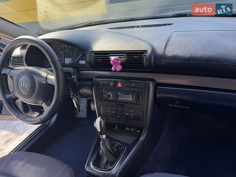 Седан Audi A4 2000 в Києві