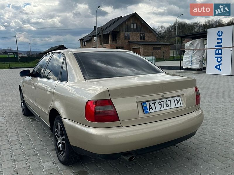 Седан Audi A4 1996 в Коломые