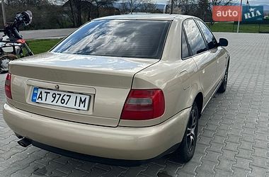 Седан Audi A4 1996 в Коломые