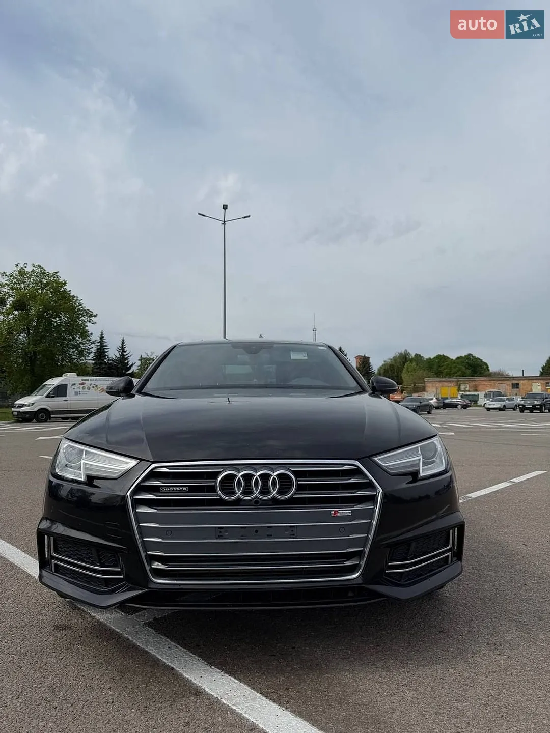 Audi A4 2017 VIN WAUKMAF44JA108417 фото оголошення 2 з 5
